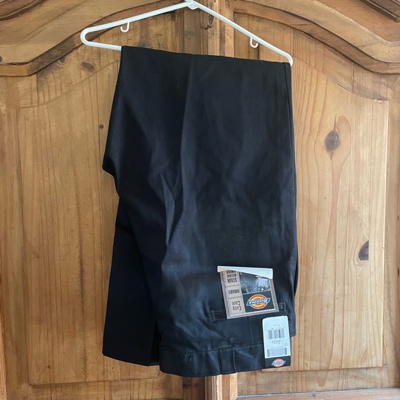 Men’s 44x34 brand new Dickies work pants. - Picture 2 of 2